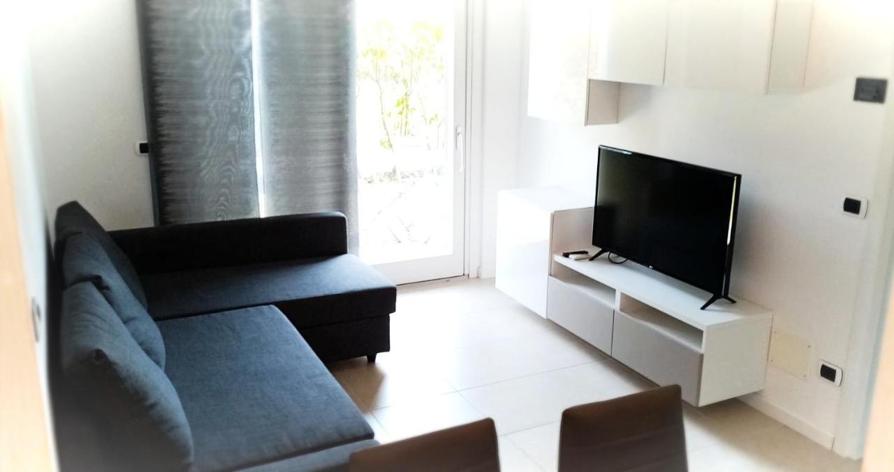 Residence Alessandra Supervacanza House - ドマーゾ エクステリア 写真
